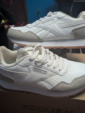 Women's Reebok Classic Harmon White Sneakers Size 6 NWOT